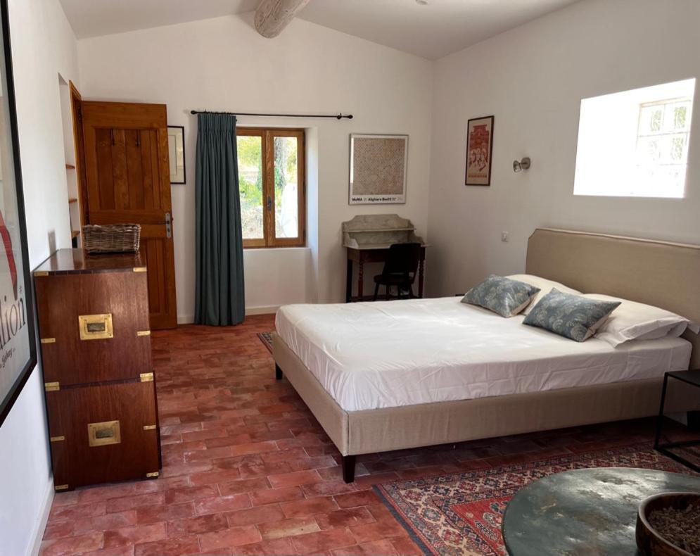 Bergerie Bed & Breakfast Montjustin Екстериор снимка