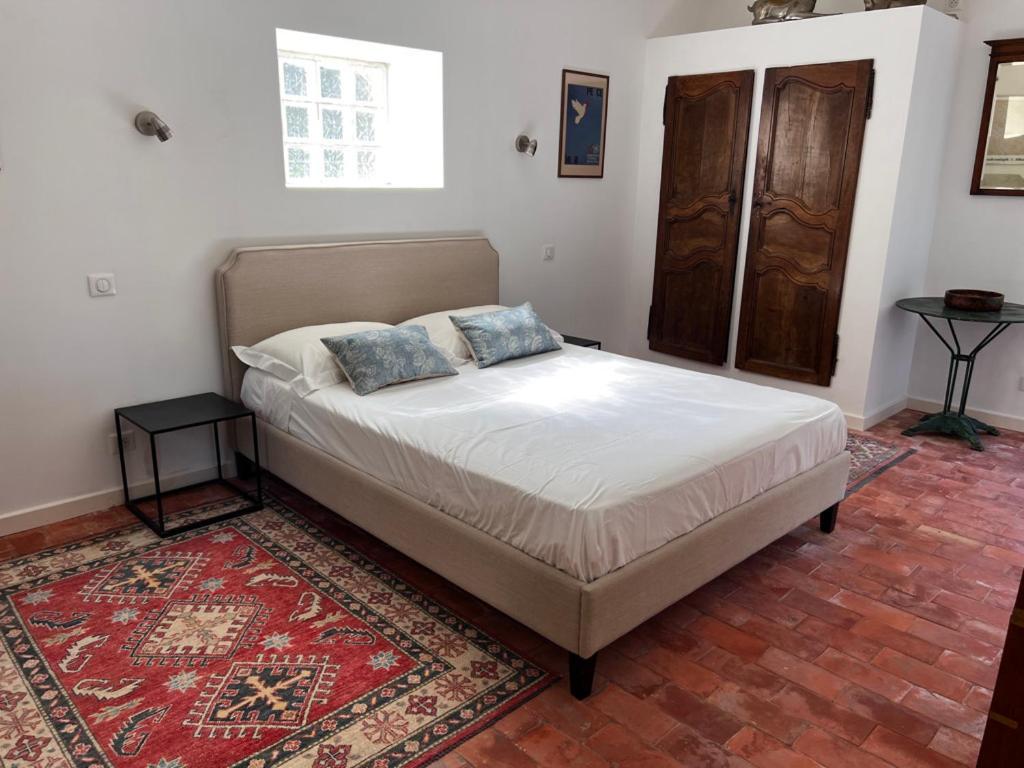 Bergerie Bed & Breakfast Montjustin Екстериор снимка